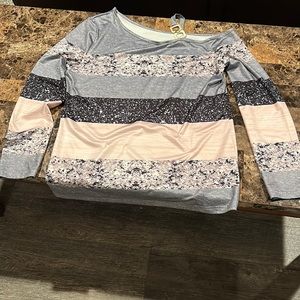 Women’s dress shirt size large great condition